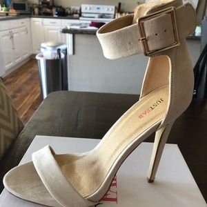 JustFab Woman’s Heels